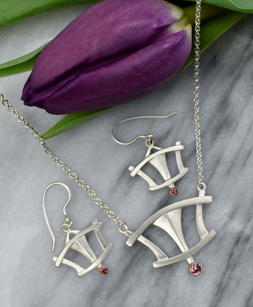 An Easy to Wear Jewelry Set That Really Stands Out.